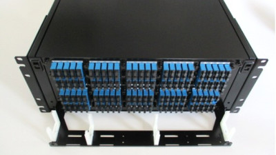 Optical patch panel
